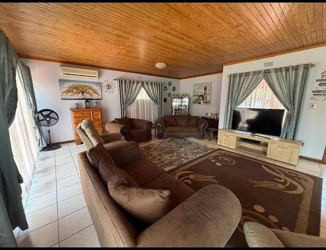 3 BEDROOM PROPERTY TO RENT IN DALPARK EXT 1